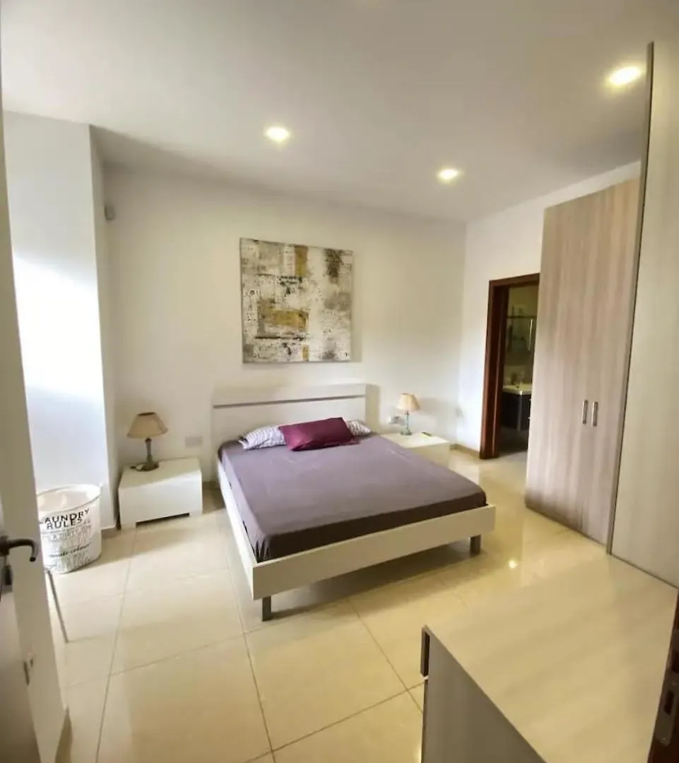 Room'S Service Saint Julian's Malta